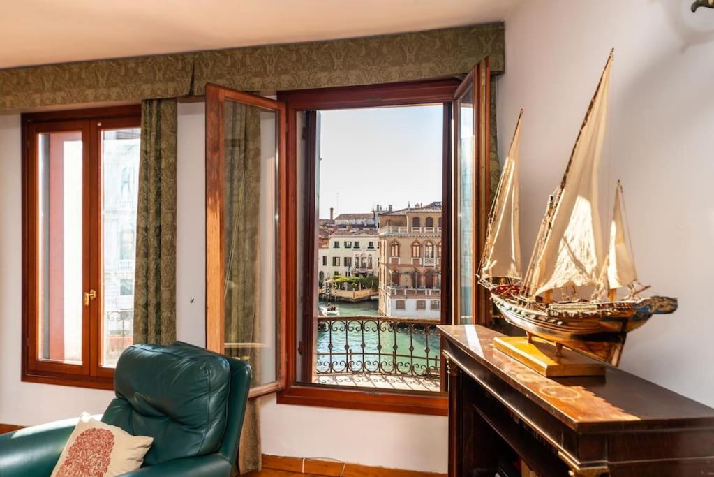 Ca Del Duca Historical Palace Grand Canal Apartment