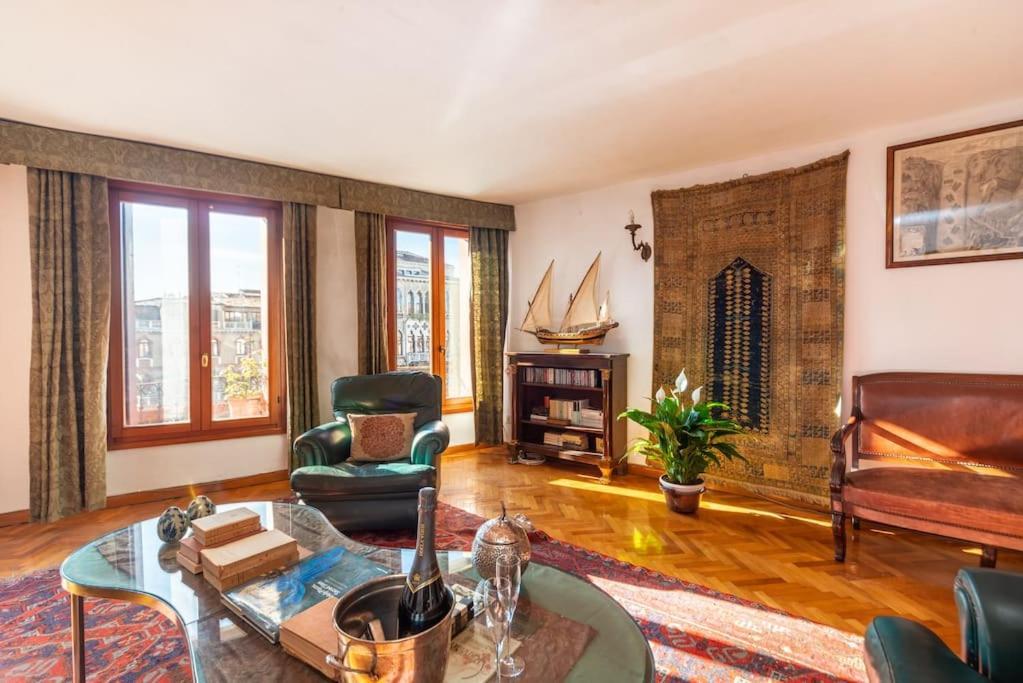 Ca Del Duca Historical Palace Grand Canal Apartment